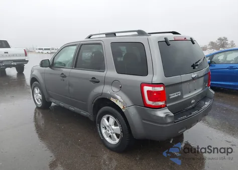 2010 Ford Escape Xlt z USA, uszkodzony, nr VIN 1FMCU0DG0AKA80054